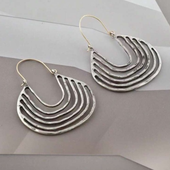 Anthropologie Silver Hammered U-Shape Crescent Earrings Boho Chic Statement - Picture 1 of 4